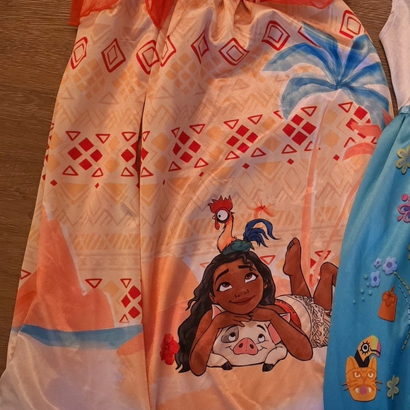 Disney Moana and Encanto Mirabel size S - Picture 4 of 6